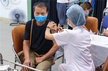 Dữ liệu chứng minh tiêm vaccine ngăn chặn hiệu quả dịch bệnh tại Nhật