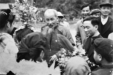 130 năm Ngày sinh Chủ tịch Hồ Chí Minh: “Không có đạo đức cách mạng thì tài giỏi mấy cũng không lãnh đạo được nhân dân"