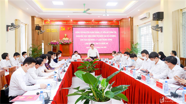 Đồng chí Nguyễn Xuân Thắng làm việc với Tỉnh ủy Nghệ An