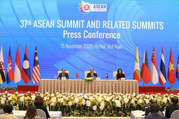 Thủ tướng thông tin về kết quả Hội nghị Cấp cao ASEAN-37 và các Hội nghị liên quan