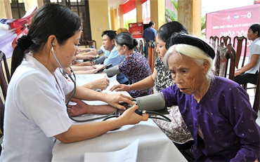 Vai trò của cộng đồng xã hội trong chăm sóc người cao tuổi trước xu hướng dân số già: Kinh nghiệm quốc tế và hàm ý chính sách cho Việt Nam