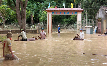 Thiên tai ở Việt Nam và hành động của con người