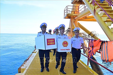 Bầu cử Quốc hội và HĐND: Nhiệm vụ chính trị trọng tâm, ngày hội của toàn dân