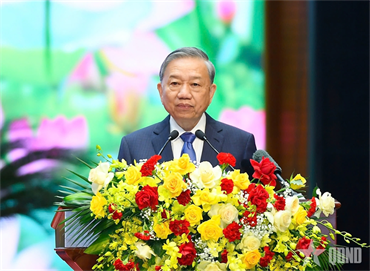 Quân đội nhân dân vững bước dưới cờ Đảng quang vinh