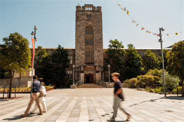 Cảnh báo tình trạng “lạm phát điểm số” tại các trường đại học Anh