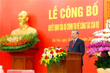Tổng Bí thư Tô Lâm trao Quyết định của Bộ Chính trị phân công, bổ nhiệm cán bộ