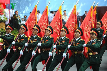 Nhận thức và giải quyết mối quan hệ giữa xây dựng và bảo vệ Tổ quốc Việt Nam xã hội chủ nghĩa
