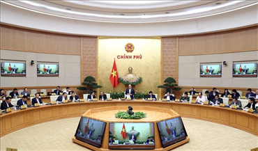 Thủ tướng Nguyễn Xuân Phúc: Hỗ trợ tốt nhất cho sản xuất kinh doanh, dịch vụ