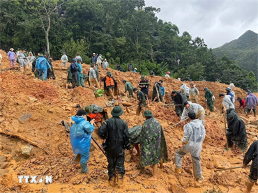 Huy động tối đa lực lượng, khẩn trương khắc phục hậu quả bão và mưa lũ
