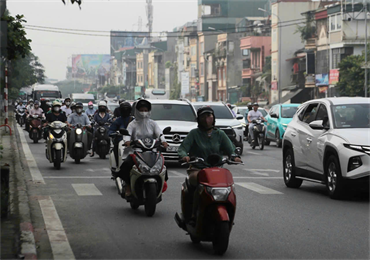 Cấm xe máy chạy xăng trong Vành đai 1: Cần có lộ trình và các giải pháp cụ thể