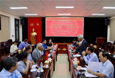 Thường trực Hội đồng Lý luận Trung ương tiếp xúc, làm việc với hai nhà khoa học người Pháp gốc Việt  ​