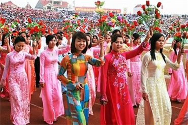 Phát huy vai trò, sức mạnh của phụ nữ Việt Nam trong thời đại mới