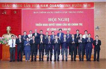 Trao Quyết định bổ nhiệm Trưởng Ban Chính sách, chiến lược Trung ương cho đồng chí Nguyễn Thanh Nghị